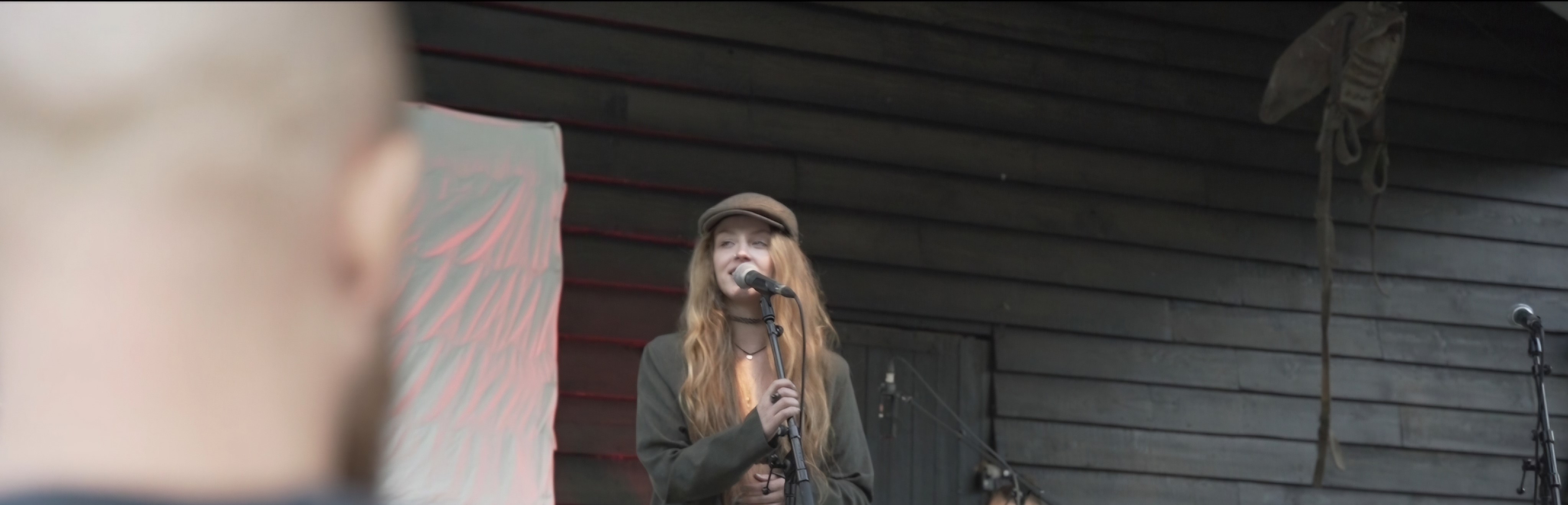 Evenementen zangeres Rachelle Adriënne zingt op festival