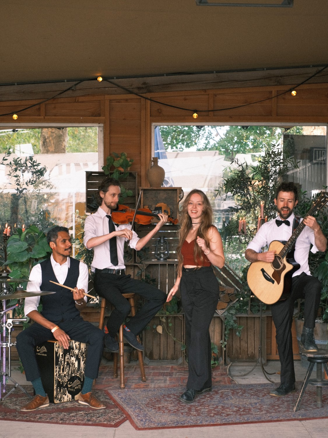Live band te boeken in Breda en Noord-Brabant voor live muziek met zangeres Rachelle Adriënne