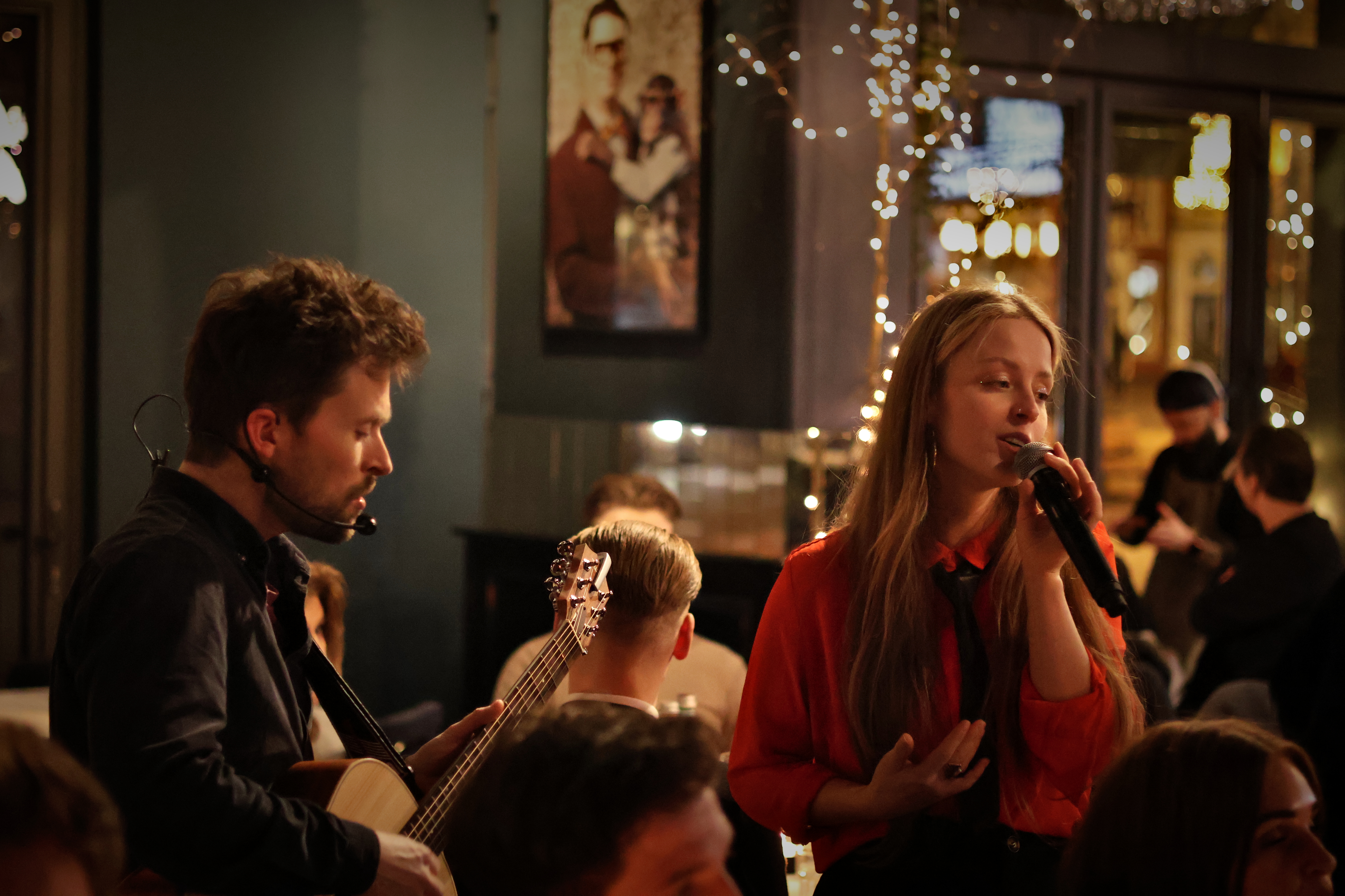 Evenementen zangeres Rachelle Adriënne zingt bij T-Huis in Breda