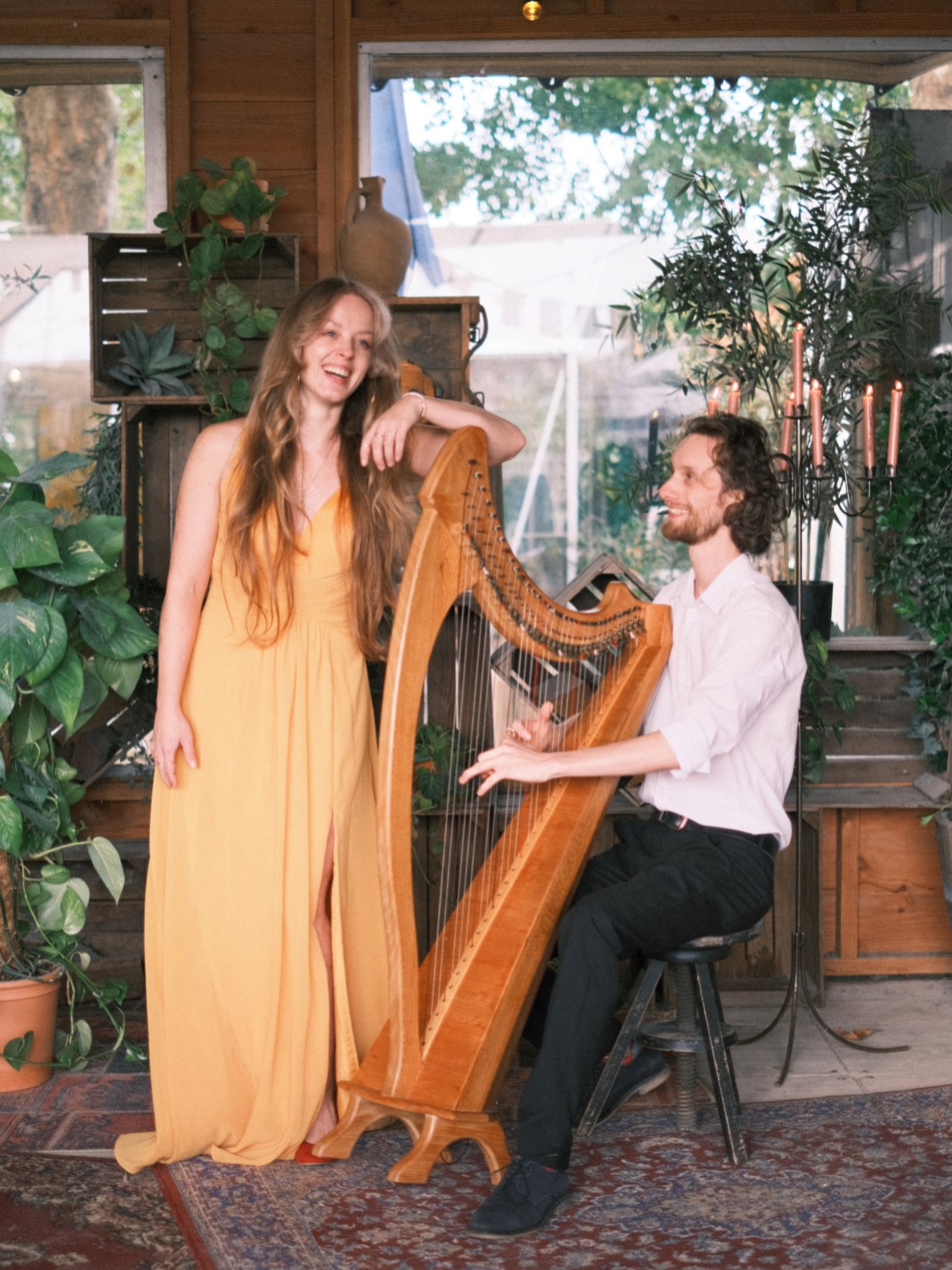 Akoestisch duo te boeken in Breda en Noord-Brabant voor live muziek met zangeres Rachelle Adriënne en harpist Kasper de Vries